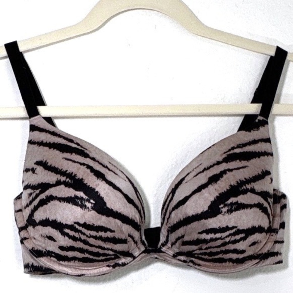 Victorias Secret Plunge Bra Tiger Print Black Straps Size 34D